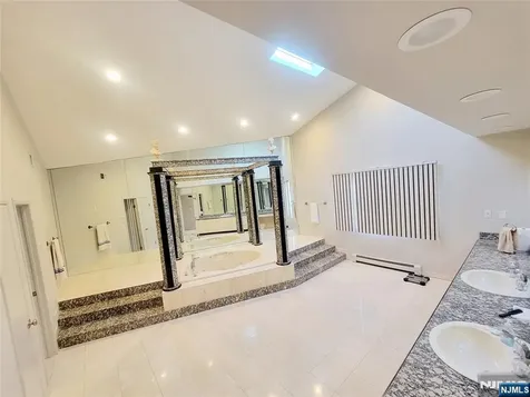 307 Center Street Englewood Cliffs NJ 07632