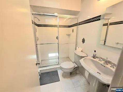 307 Center Street Englewood Cliffs NJ 07632