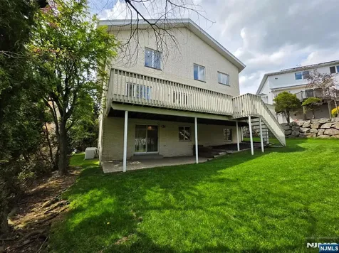 307 Center Street Englewood Cliffs NJ 07632