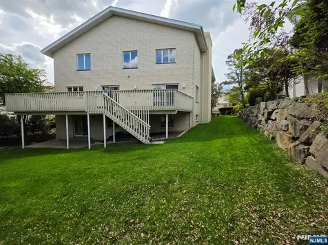 307 Center Street Englewood Cliffs NJ 07632