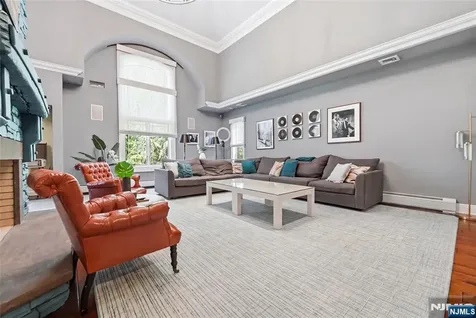 305 Blauvelt Court Paramus NJ 07652