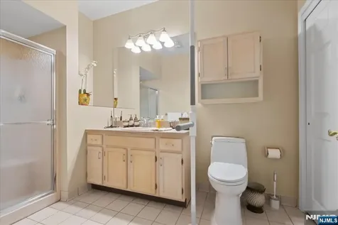 2 Richmond Road West Milford NJ 07480