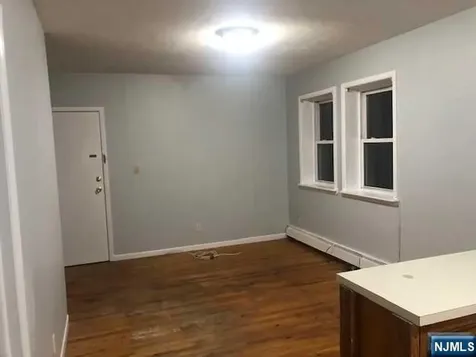 424 N 3rd Street East Newark NJ 07029