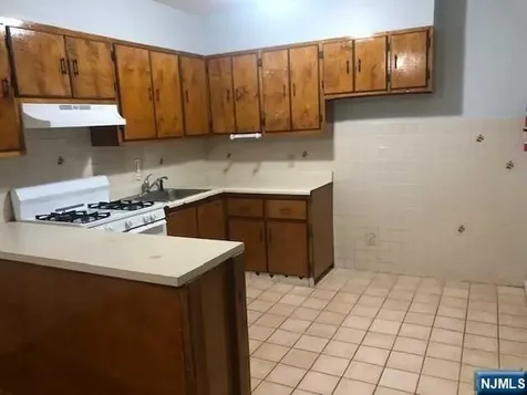424 N 3rd Street East Newark NJ 07029
