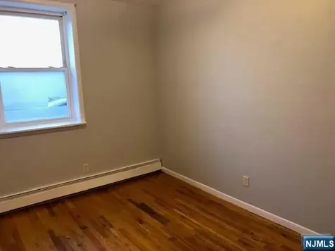 424 N 3rd Street East Newark NJ 07029