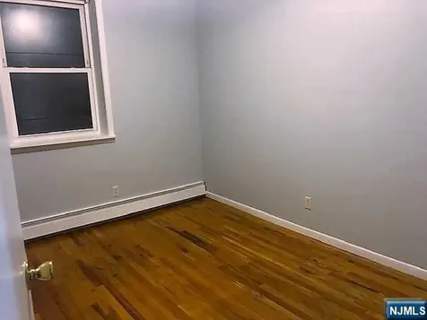424 N 3rd Street East Newark NJ 07029