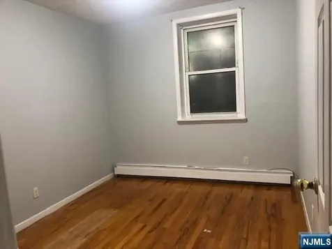 424 N 3rd Street East Newark NJ 07029