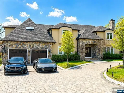 281 Beaufort Avenue Livingston NJ 07039