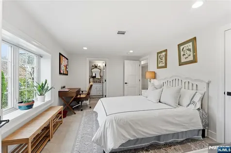 281 Beaufort Avenue Livingston NJ 07039