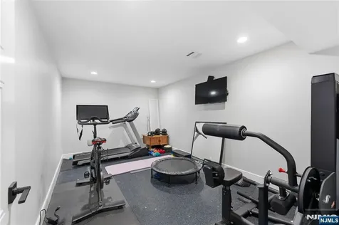 281 Beaufort Avenue Livingston NJ 07039