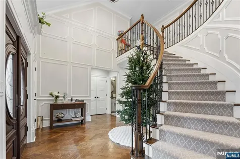 281 Beaufort Avenue Livingston NJ 07039