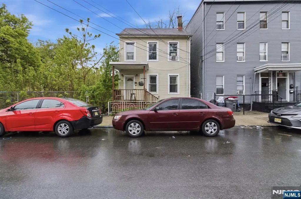 31 Hillman Street Paterson NJ 07522