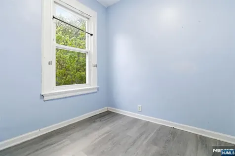 31 Hillman Street Paterson NJ 07522
