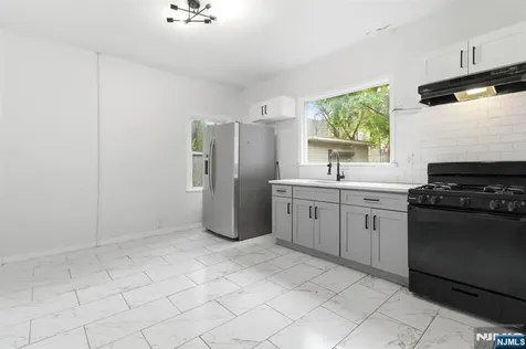 31 Hillman Street Paterson NJ 07522