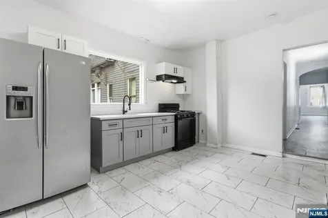 31 Hillman Street Paterson NJ 07522