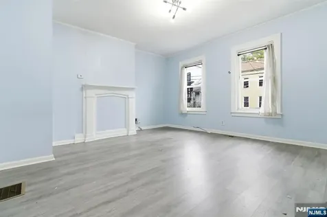 31 Hillman Street Paterson NJ 07522