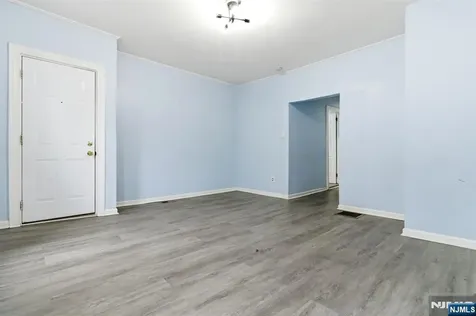 31 Hillman Street Paterson NJ 07522