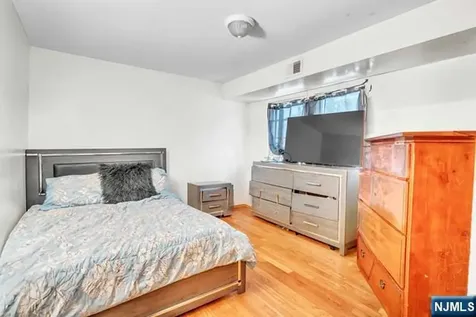 24 12th Avenue Paterson NJ 07501