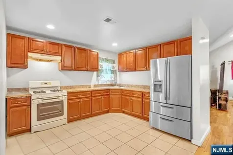 24 12th Avenue Paterson NJ 07501