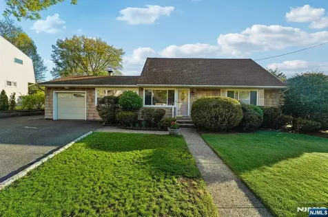 203 Lawrence Drive Paramus NJ 07652