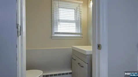 71 Chestnut Street Lodi NJ 07644