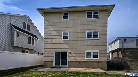 71 Chestnut Street Lodi NJ 07644