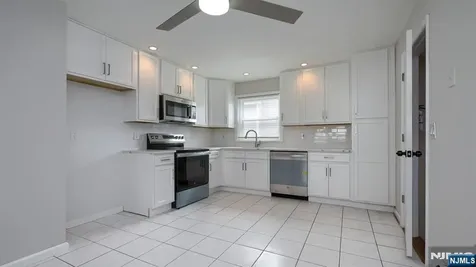 71 Chestnut Street Lodi NJ 07644