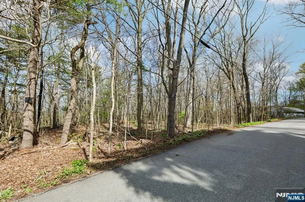 11 Alamoosook Road Vernon NJ 07422