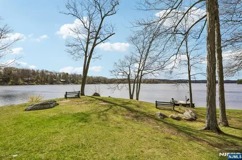 11 Alamoosook Road Vernon NJ 07422