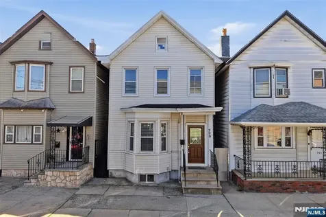 209 Hamilton Street Harrison NJ 07029
