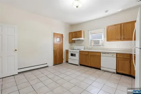 209 Hamilton Street Harrison NJ 07029