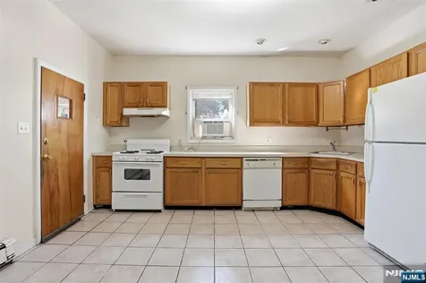 209 Hamilton Street Harrison NJ 07029