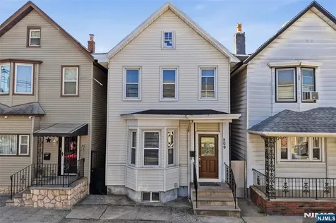 209 Hamilton Street Harrison NJ 07029