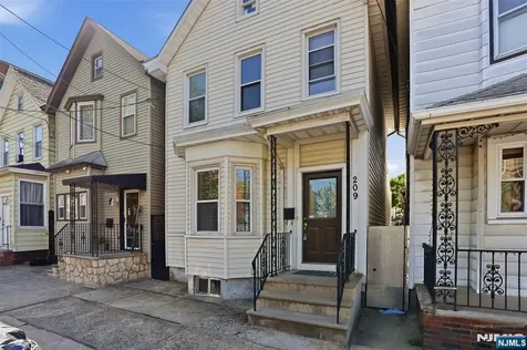 209 Hamilton Street Harrison NJ 07029