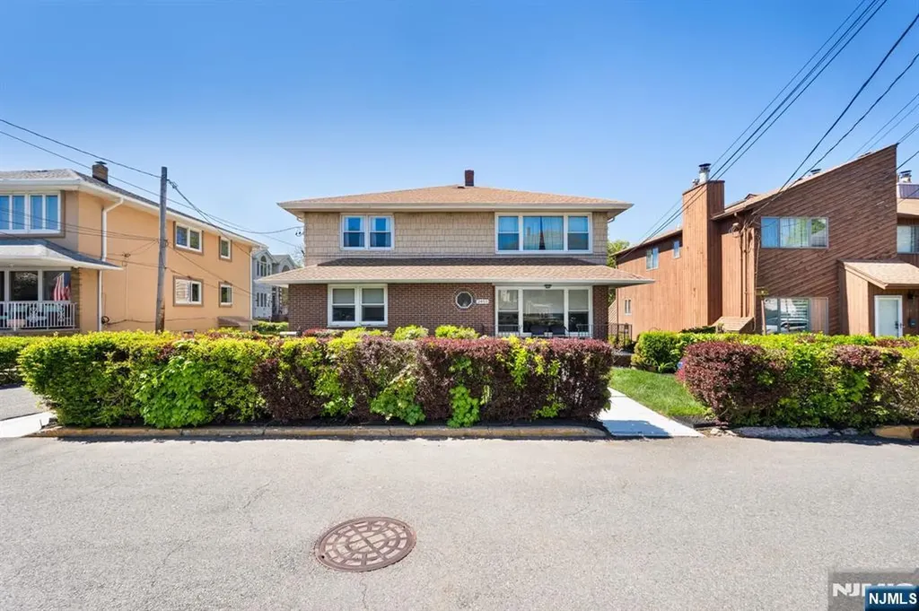 2453 1st Street Fort Lee NJ 07024