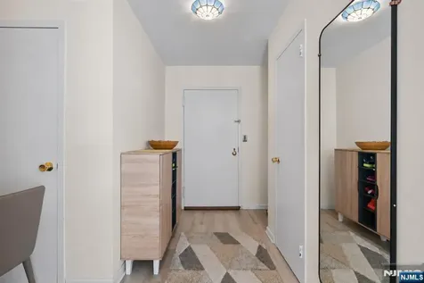 926 Bloomfield Glen Ridge NJ 07028
