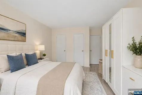 926 Bloomfield Glen Ridge NJ 07028