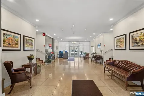 926 Bloomfield Glen Ridge NJ 07028