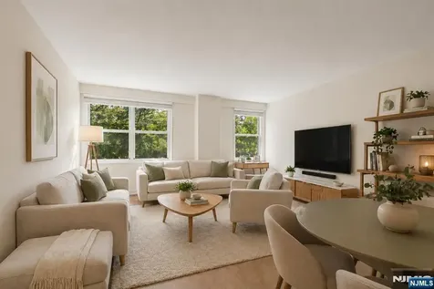 926 Bloomfield Glen Ridge NJ 07028