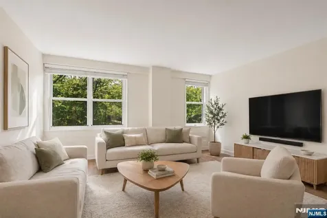 926 Bloomfield Glen Ridge NJ 07028