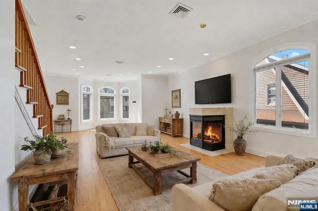 236 Columbus Avenue Palisades Park NJ 07650