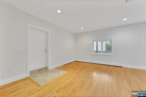 236 Columbus Avenue Palisades Park NJ 07650