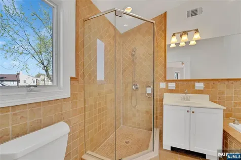 236 Columbus Avenue Palisades Park NJ 07650