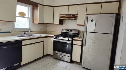 65 Hamilton Street East Orange NJ 07017