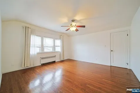 586 Hillside Street Ridgefield NJ 07657