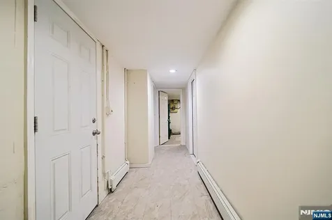 586 Hillside Street Ridgefield NJ 07657