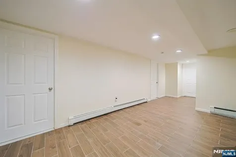 586 Hillside Street Ridgefield NJ 07657