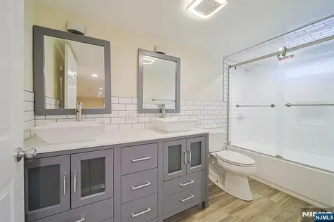 586 Hillside Street Ridgefield NJ 07657