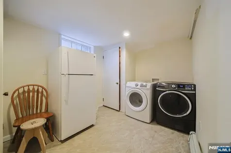 586 Hillside Street Ridgefield NJ 07657