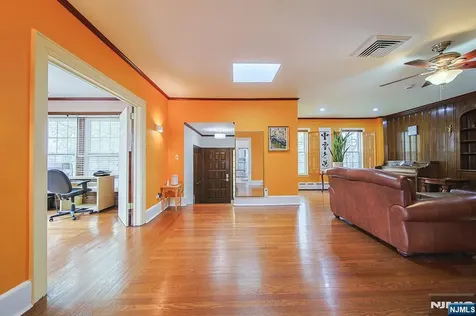 586 Hillside Street Ridgefield NJ 07657